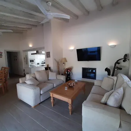 Coral By Aguilarent Denia