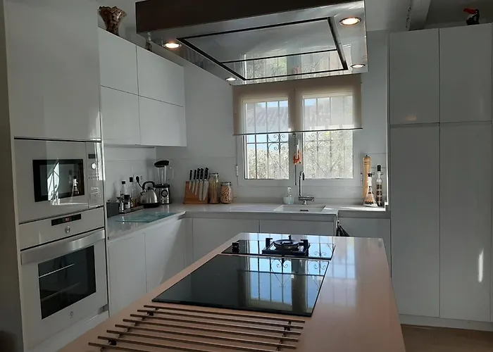 Coral By Aguilarent * Denia